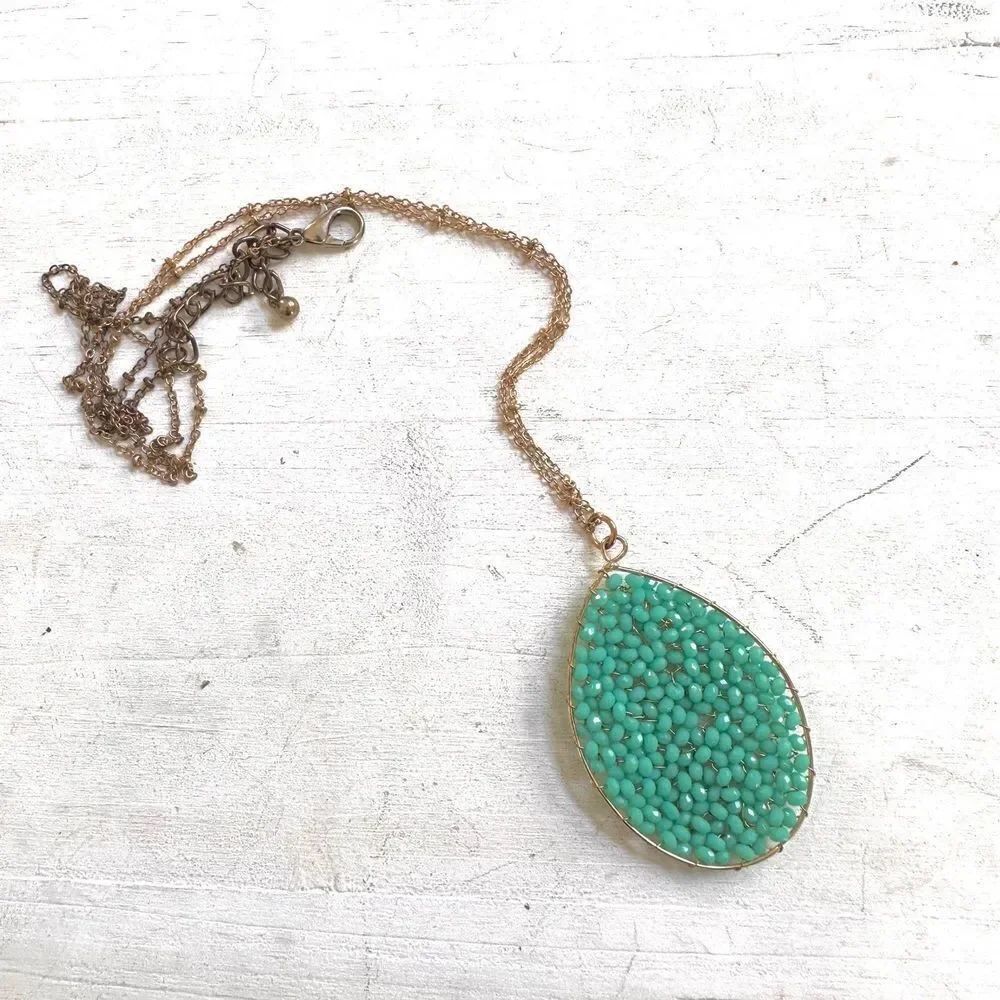 Turquoise tone teardrop beaded pendant necklace